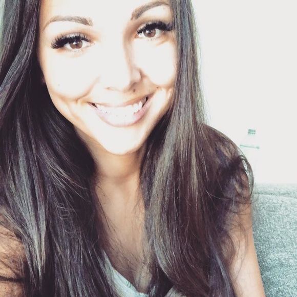 Meet your Posher, Valérie - Picture 1 of 1